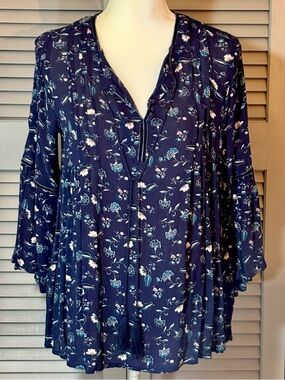 NWT New Directions Navy Floral Boho     Top